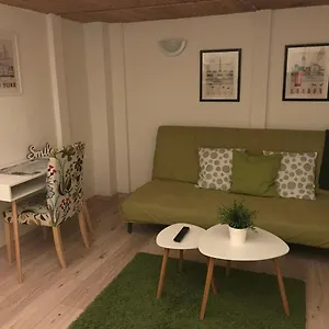Révay 6 , Budapest Ungheria